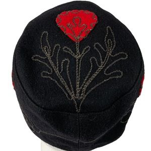 Vintage 1950s Felt Beret Patch Stitch-work Small Sized Floral Black & Red Hat